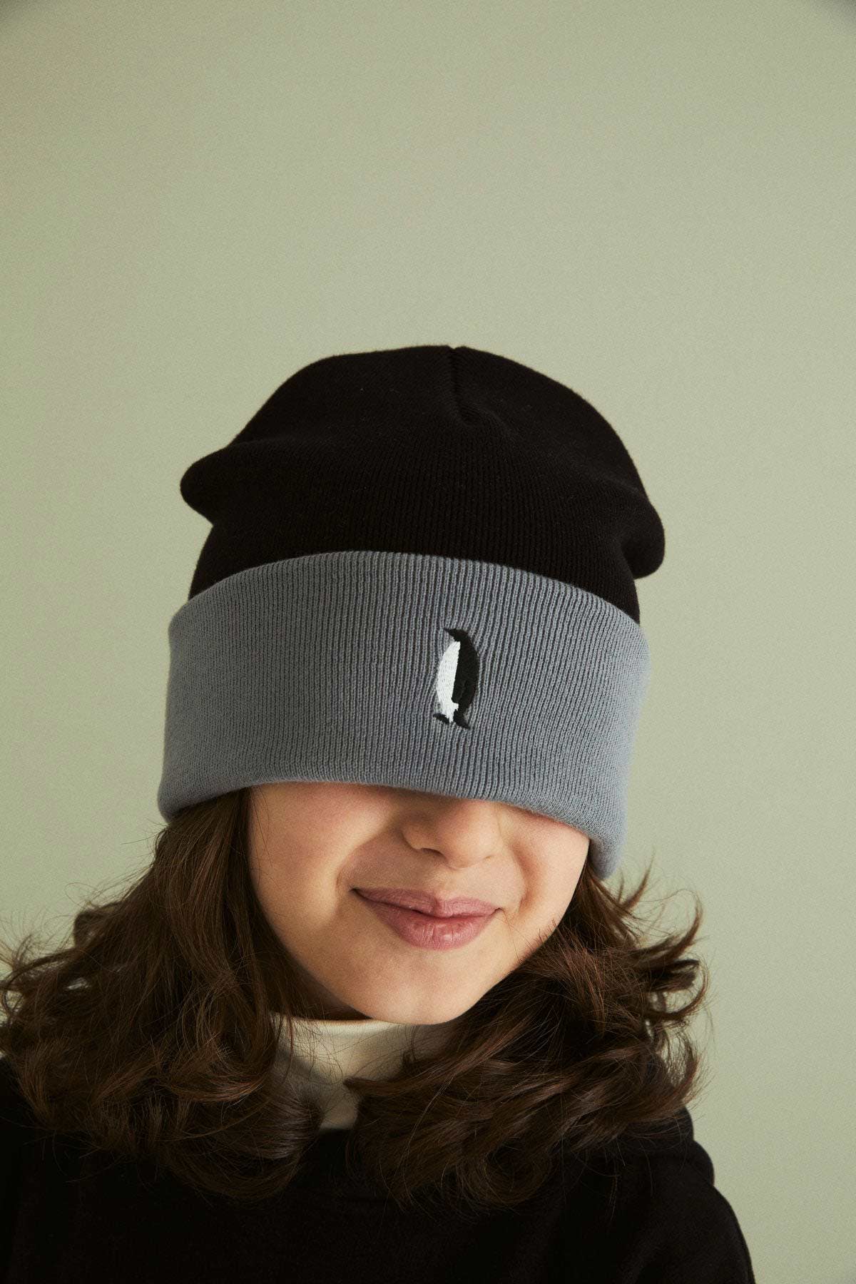 Penguin Beanie - Black/Gray